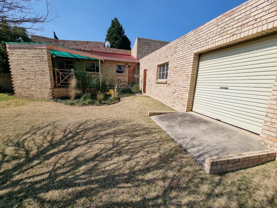 4 Bedroom Property for Sale in La Provance Free State